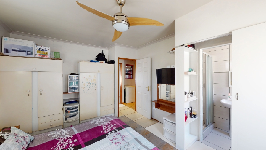 3 Bedroom Property for Sale in Rondevlei Park Western Cape